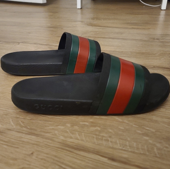plain gucci slides